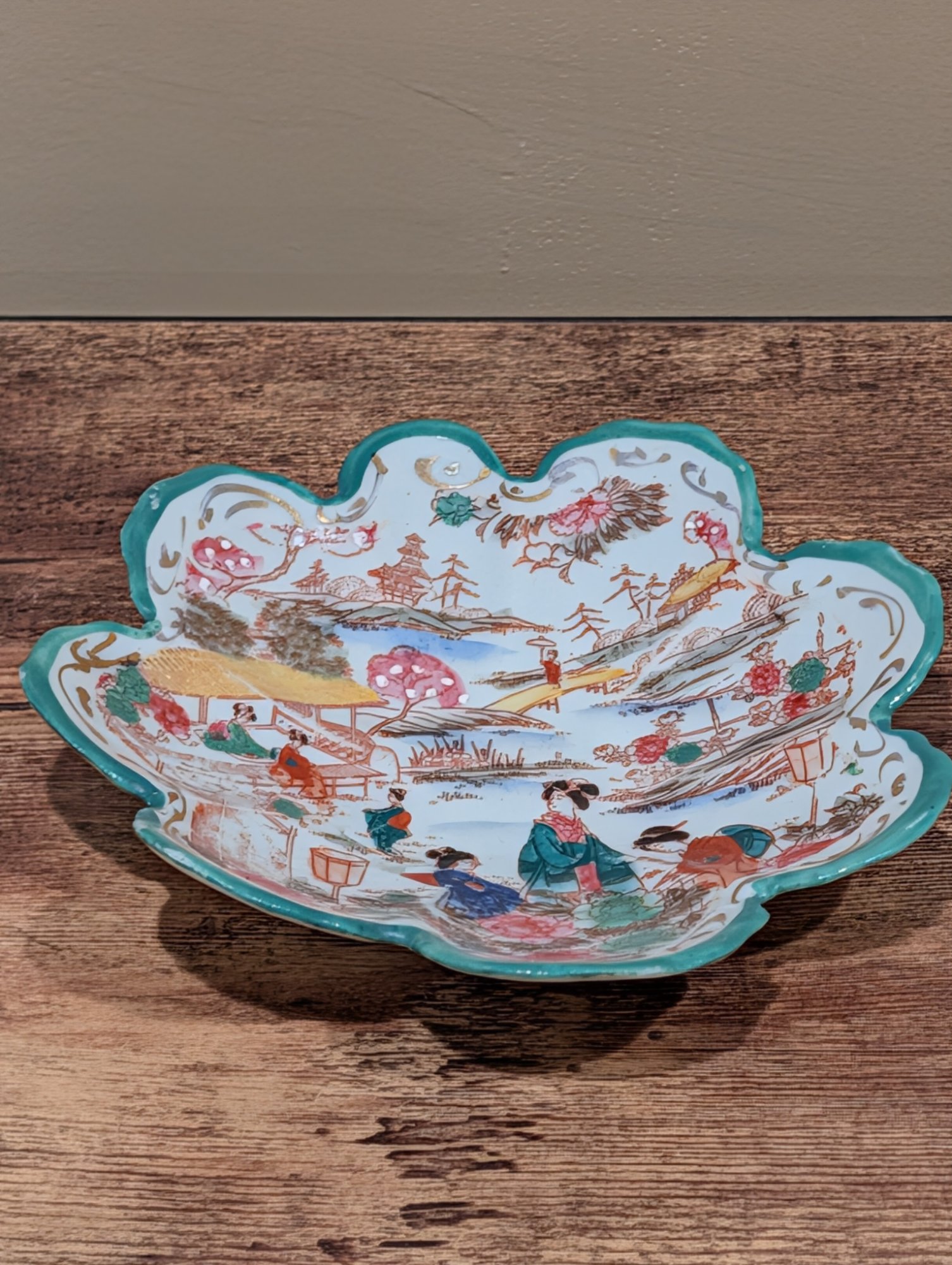 Chinoiserie Scalloped Porcelain Dish, Turquoise Rim, Asian Scene