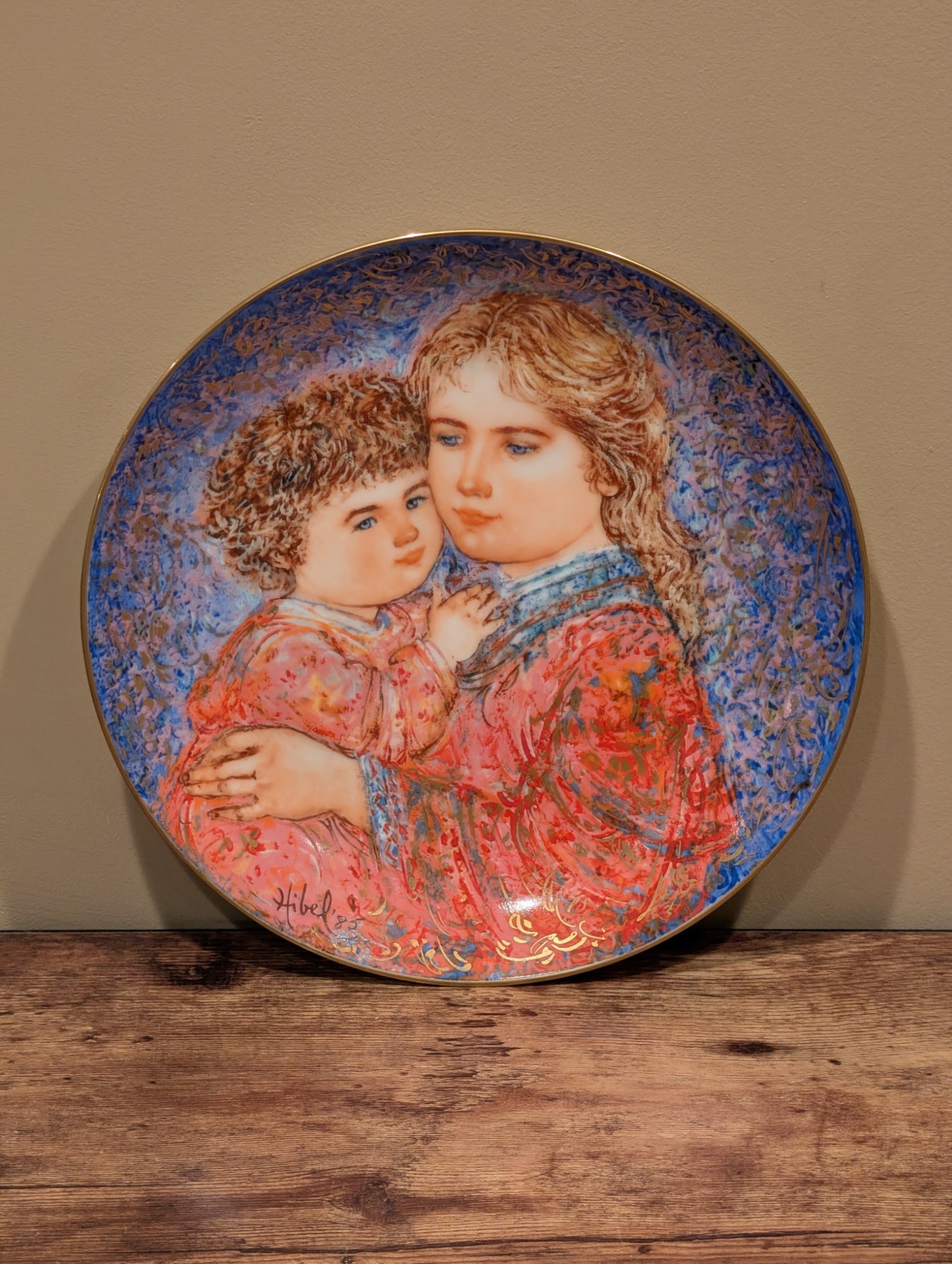 Edna Hibel 1985 Mothers Day Plate Erica and Jamie - Edwin M. Knowles