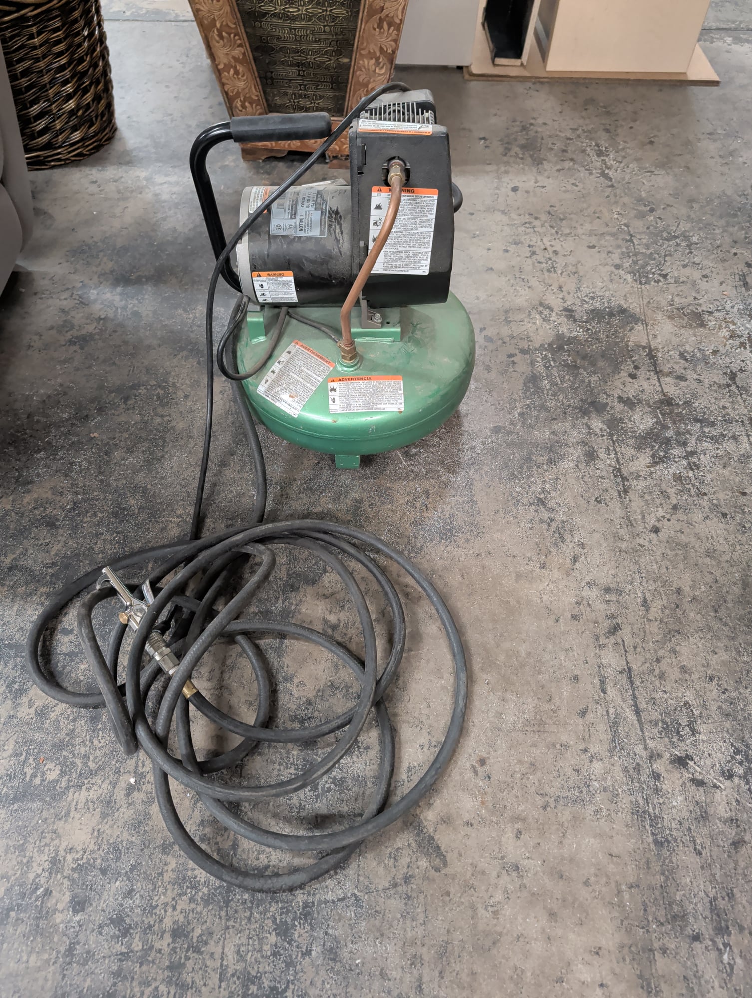 4-Gallon Portable Air Compressor 125 PSI 3.1 SCFM w/ Hose - Made USA