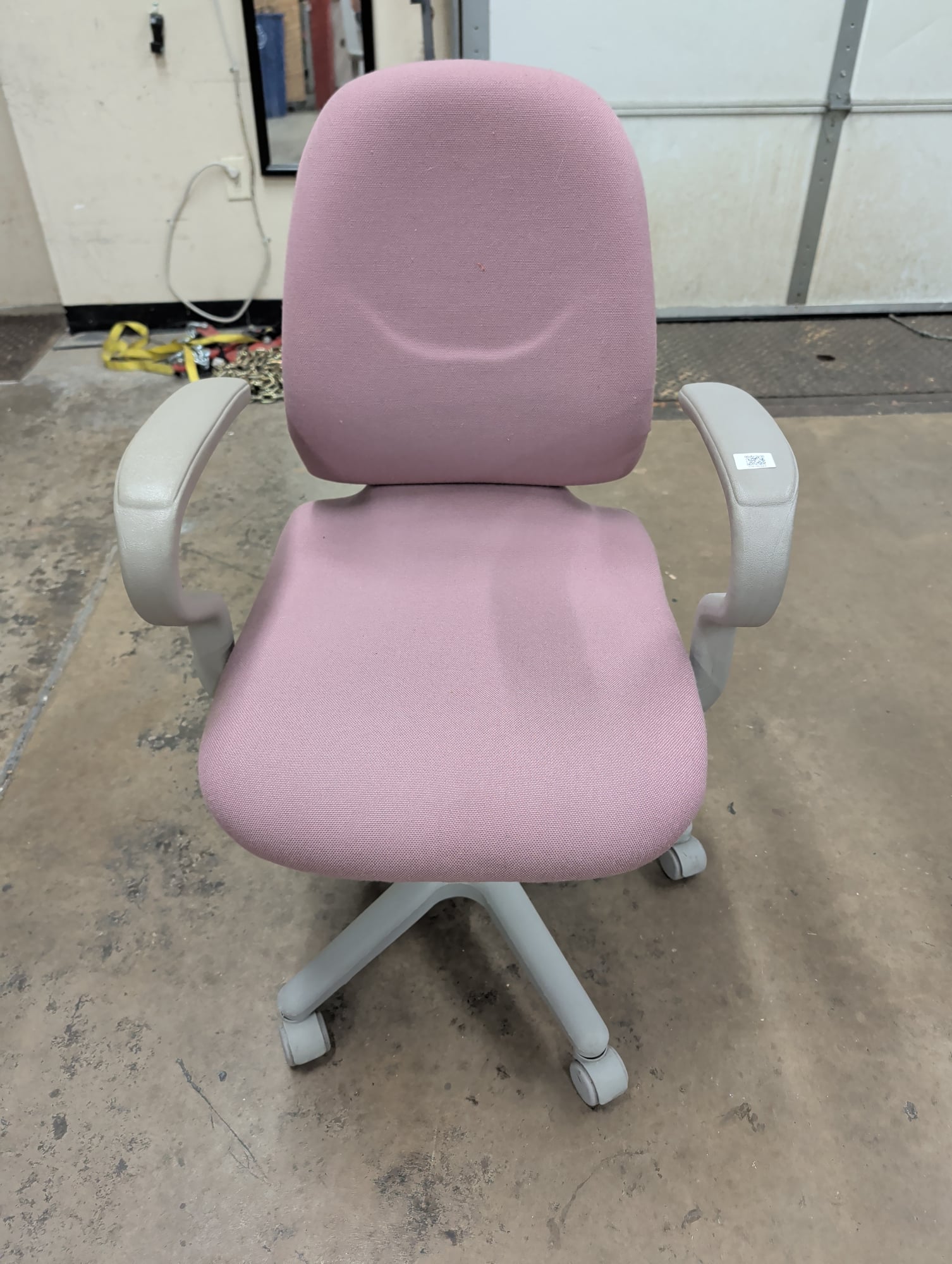 United Chair Co. Pink Fabric Rolling Office Chair w/ Arms