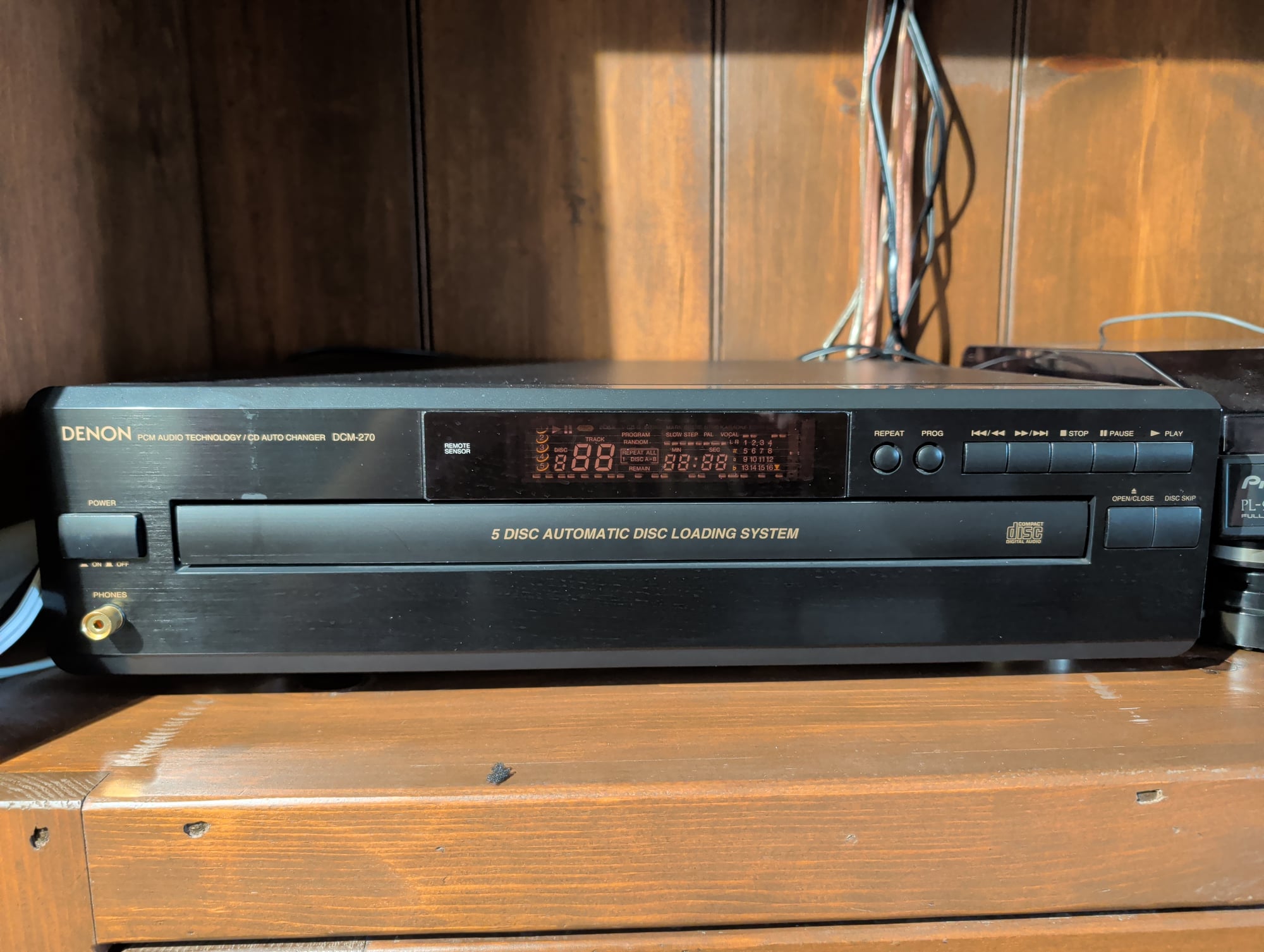 Denon DCM-270 5-Disc CD Auto Changer PCM Audio Player
