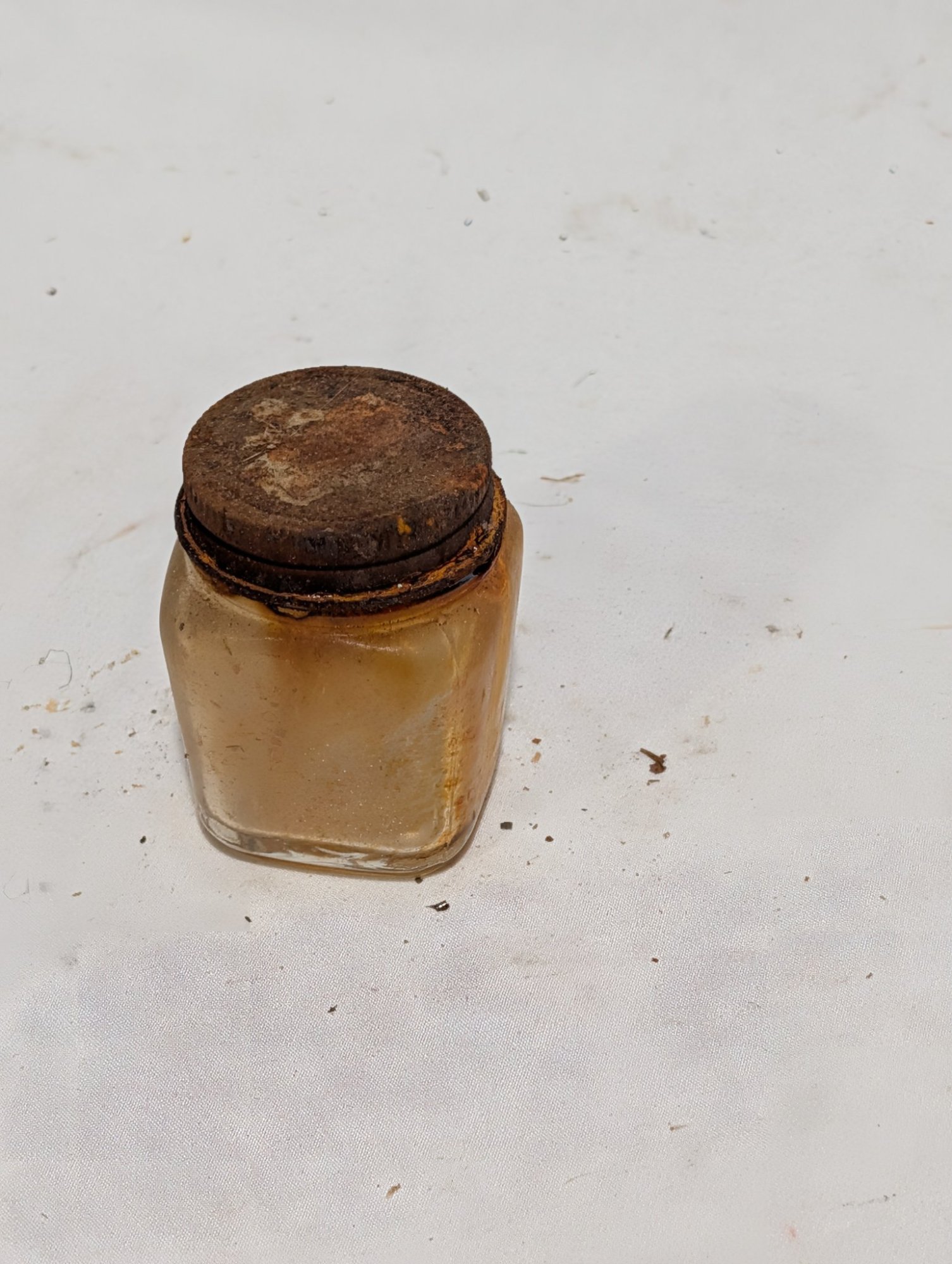 Vintage Amber Glass Apothecary Jar w/ Rusted Screw Lid — ~2.5" Tall