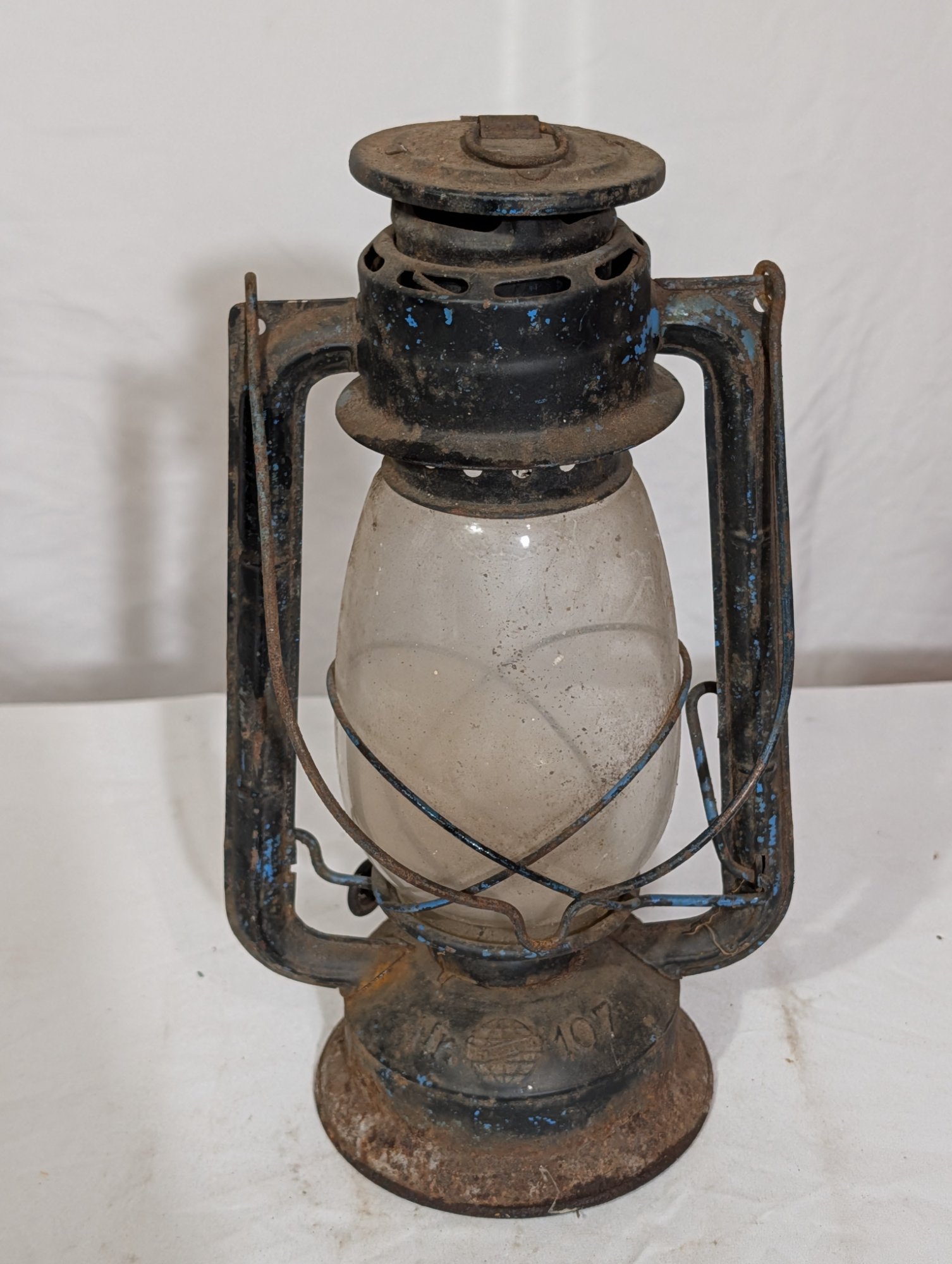 Vintage Globe Brand No. 107 Kerosene Barn Lantern Hong Kong Blue Paint Embossed Globe