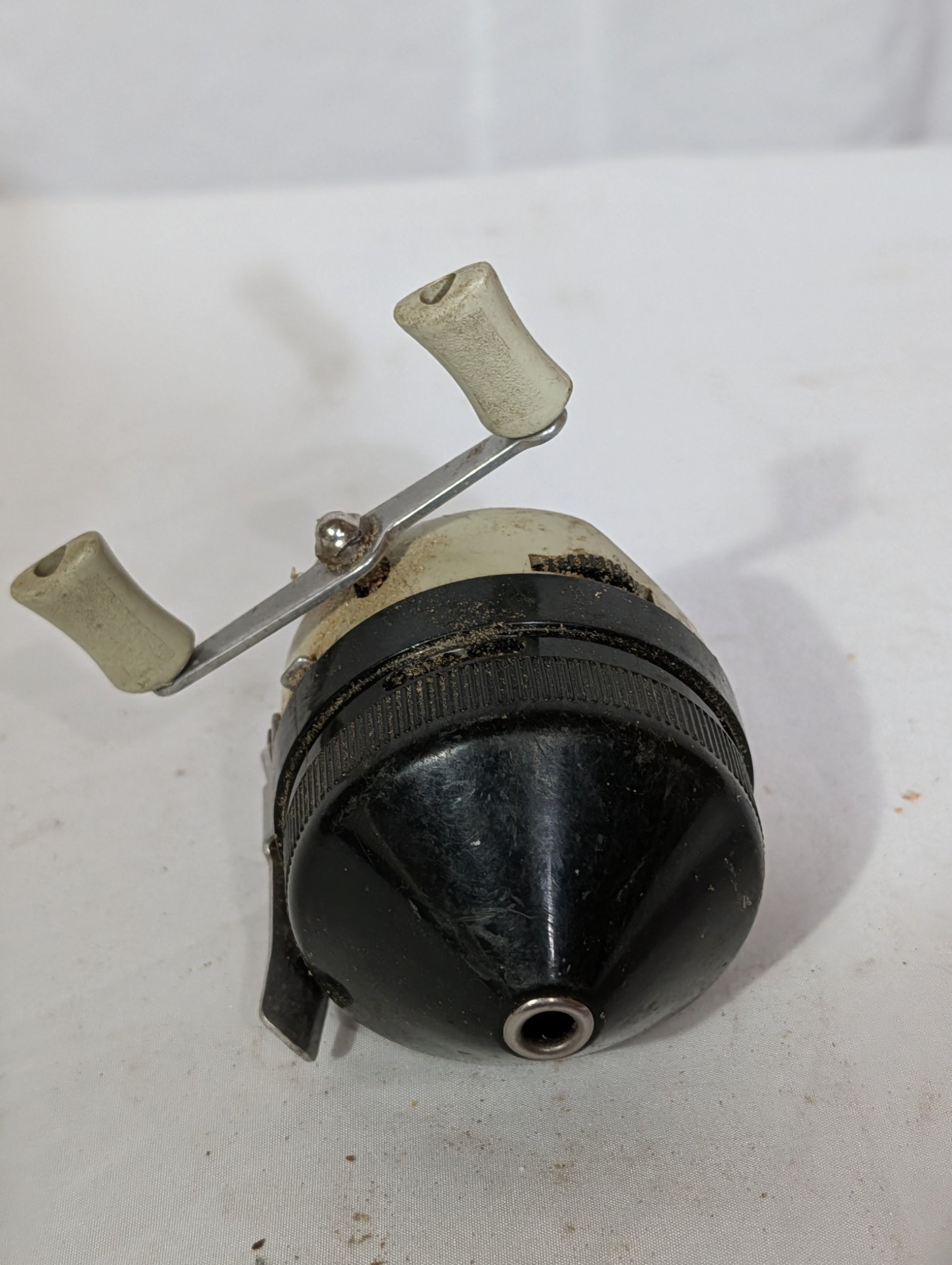 Vintage Zebco 404 Spincast Reel Made in USA Cream and Black Project Reel